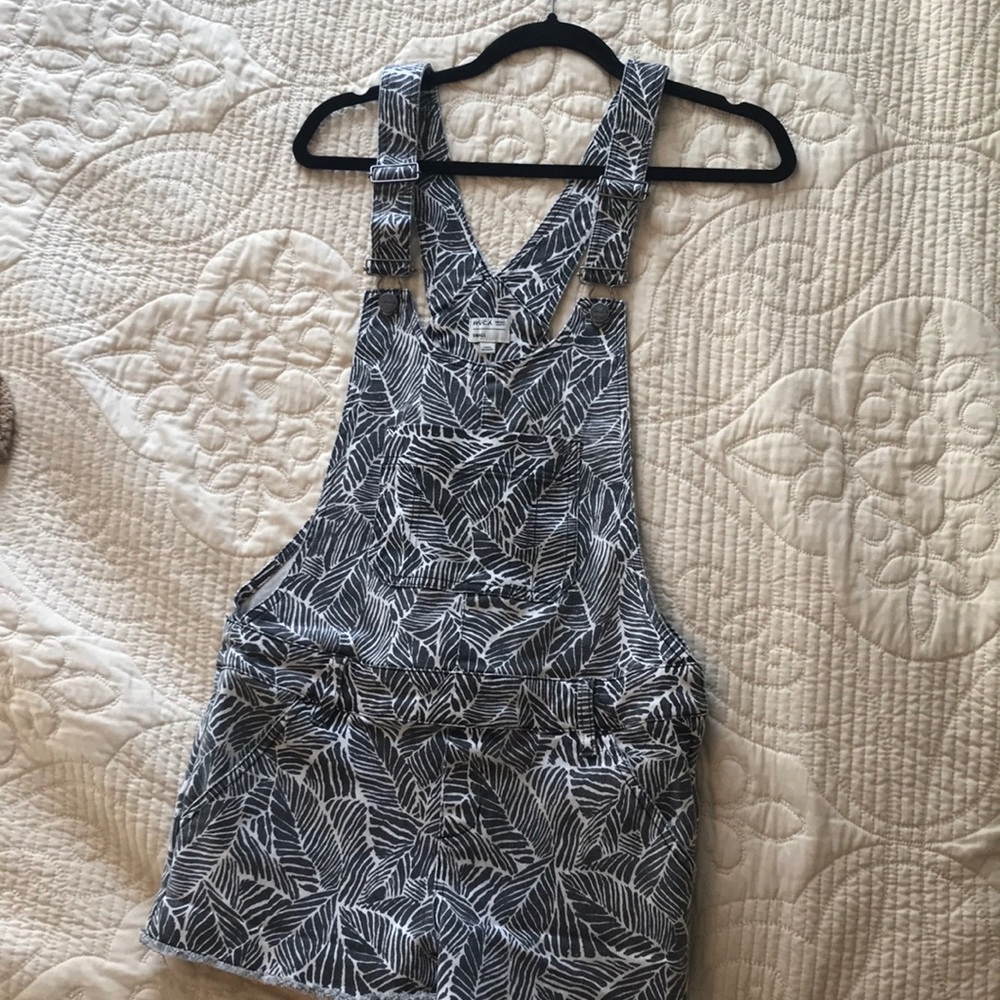RVCA overalls SO cute and comfy